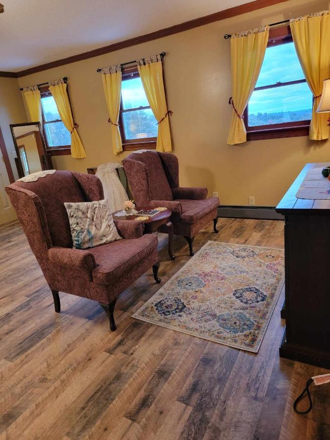 Moonlight Manor Bed & Breakfast Floyd Bagian luar foto