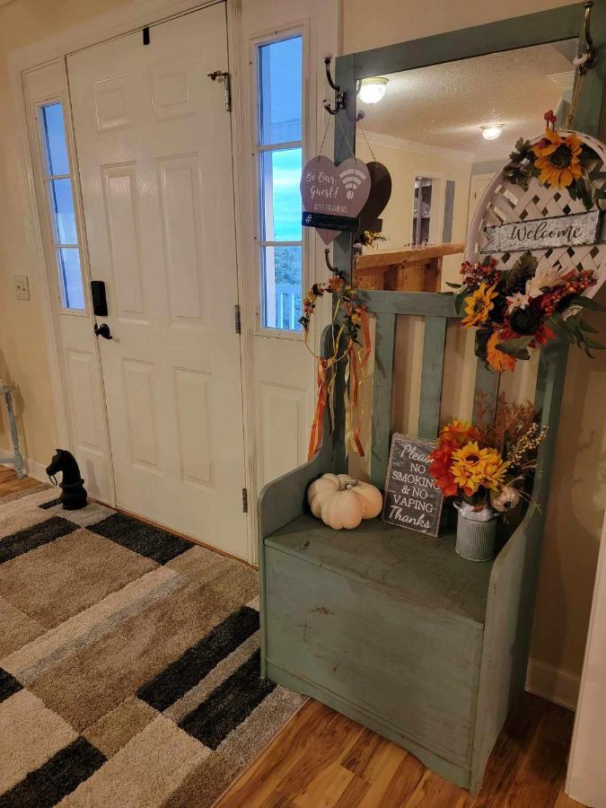 Moonlight Manor Bed & Breakfast Floyd Bagian luar foto