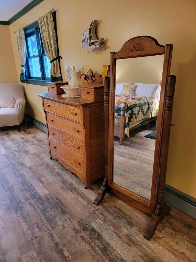 Moonlight Manor Bed & Breakfast Floyd Bagian luar foto