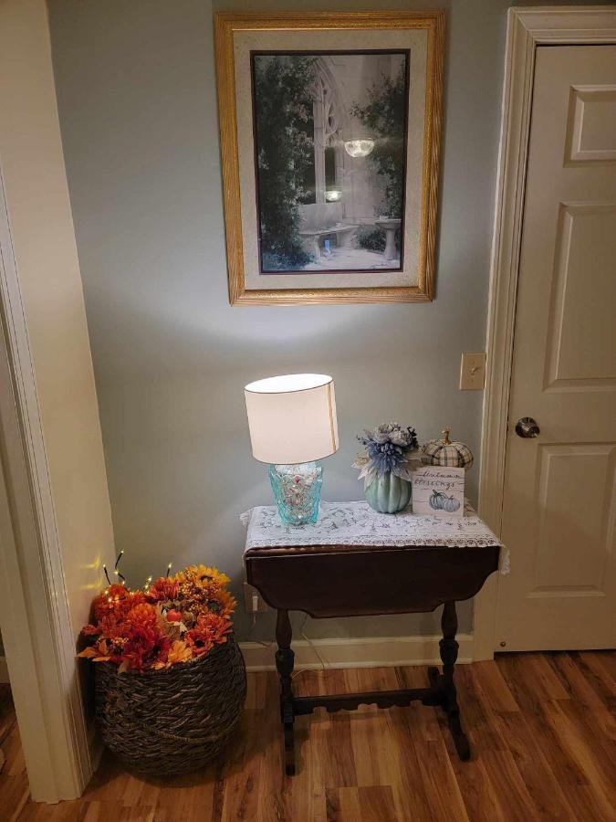 Moonlight Manor Bed & Breakfast Floyd Bagian luar foto
