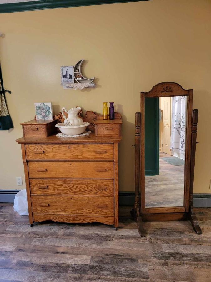 Moonlight Manor Bed & Breakfast Floyd Bagian luar foto