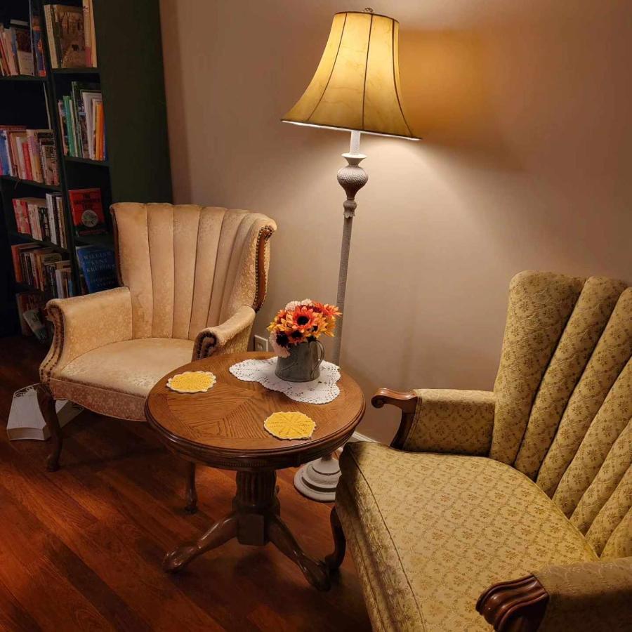 Moonlight Manor Bed & Breakfast Floyd Bagian luar foto
